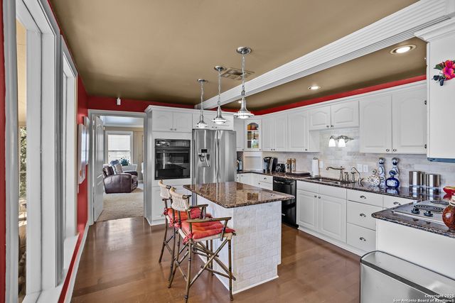 481 Private Road 2610, Mico, TX 78056