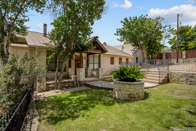 481 Private Road 2610, Mico, TX 78056