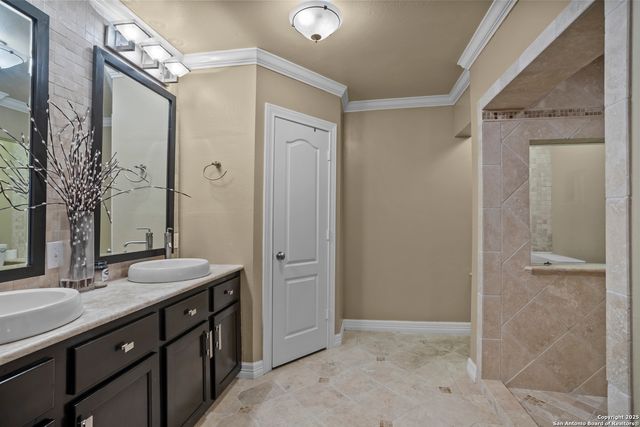 481 Private Road 2610, Mico, TX 78056