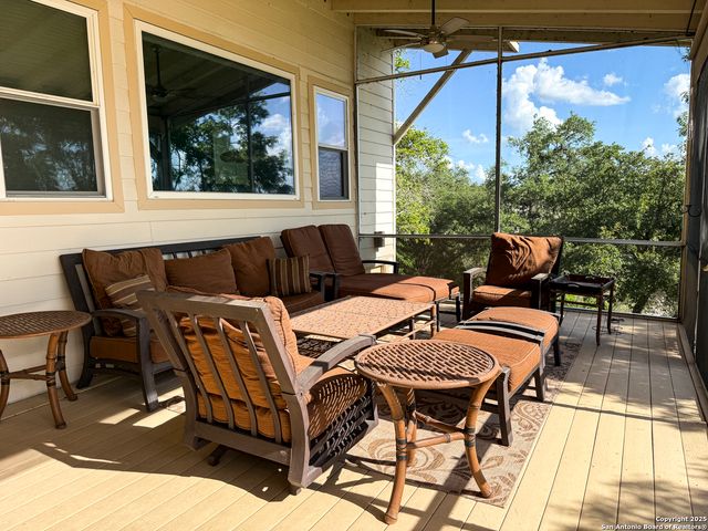 481 Private Road 2610, Mico, TX 78056