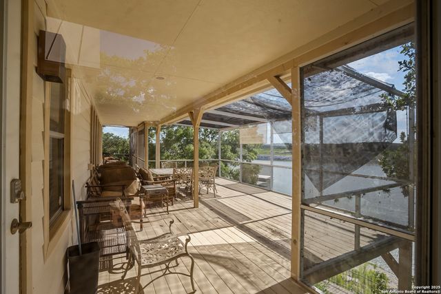 481 Private Road 2610, Mico, TX 78056