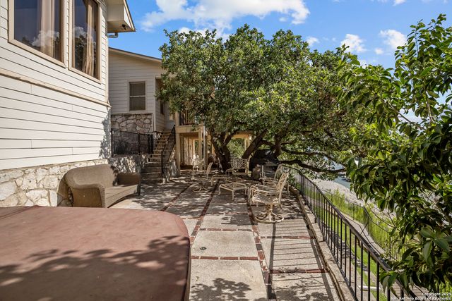 481 Private Road 2610, Mico, TX 78056