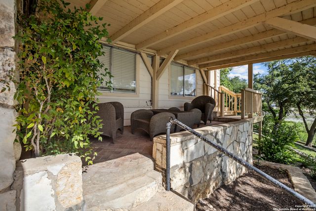 481 Private Road 2610, Mico, TX 78056