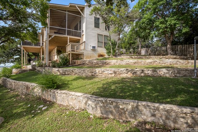 481 Private Road 2610, Mico, TX 78056