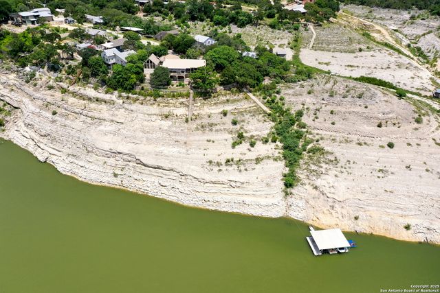 481 Private Road 2610, Mico, TX 78056