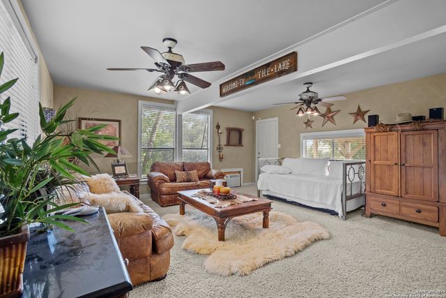 481 Private Road 2610, Mico, TX 78056