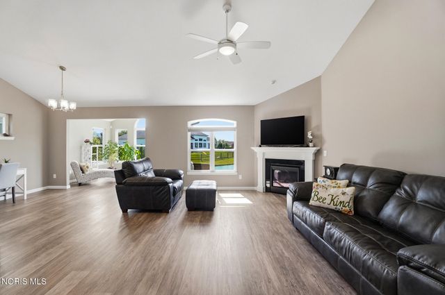 3909 Ten Mile Creek Drive, Sylvania, OH 43560