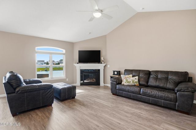 3909 Ten Mile Creek Drive, Sylvania, OH 43560