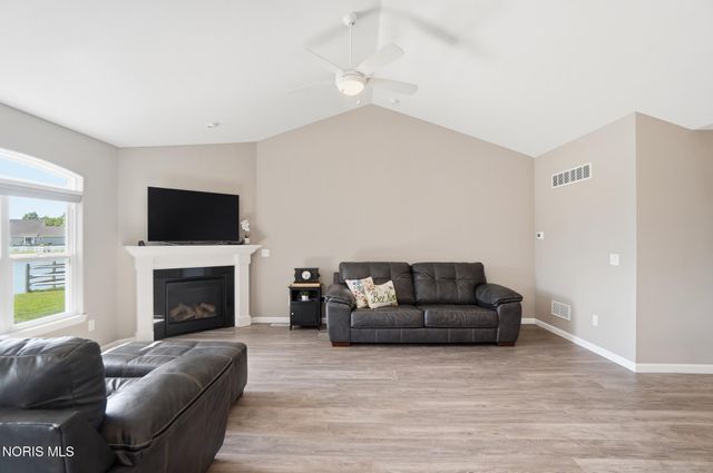 3909 Ten Mile Creek Drive, Sylvania, OH 43560