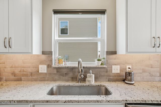 3909 Ten Mile Creek Drive, Sylvania, OH 43560