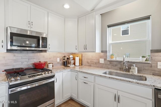 3909 Ten Mile Creek Drive, Sylvania, OH 43560