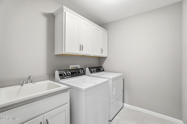 3909 Ten Mile Creek Drive, Sylvania, OH 43560