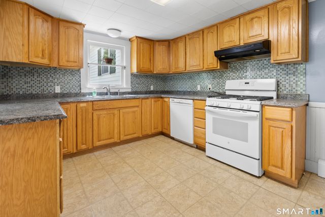 201 Main Street, Hampton, CT 06247