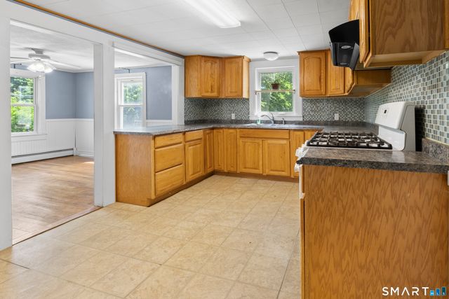 201 Main Street, Hampton, CT 06247
