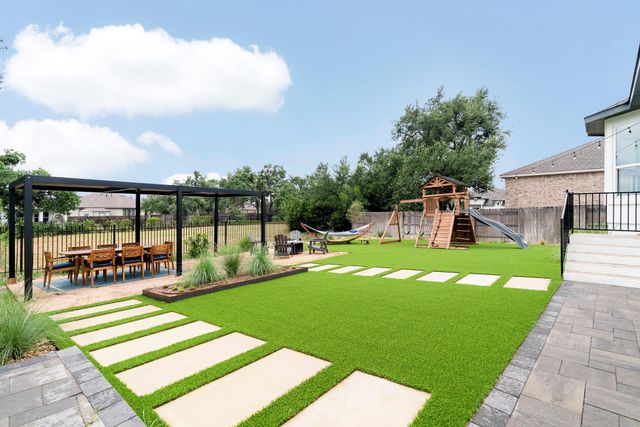 1368 Pink Granite BLVD, Dripping Springs, TX 78620