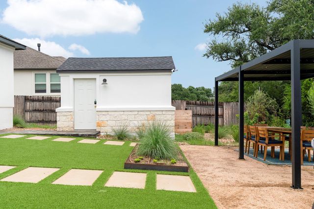 1368 Pink Granite BLVD, Dripping Springs, TX 78620