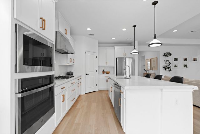 1368 Pink Granite BLVD, Dripping Springs, TX 78620