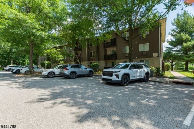 114 Federal Hill Rd, Pompton Lakes Boro, NJ 07442
