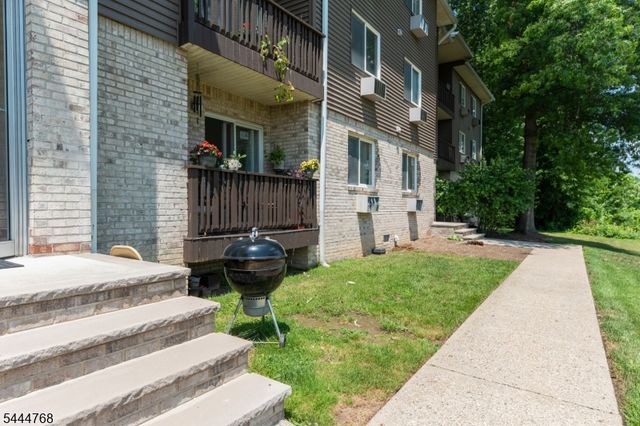 114 Federal Hill Rd, Pompton Lakes Boro, NJ 07442