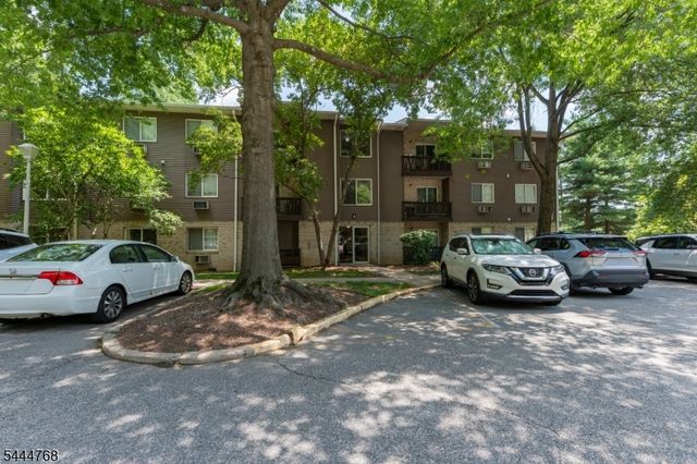 114 Federal Hill Rd, Pompton Lakes Boro, NJ 07442