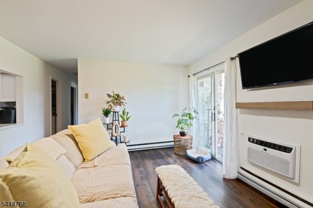 114 Federal Hill Rd, Pompton Lakes Boro, NJ 07442