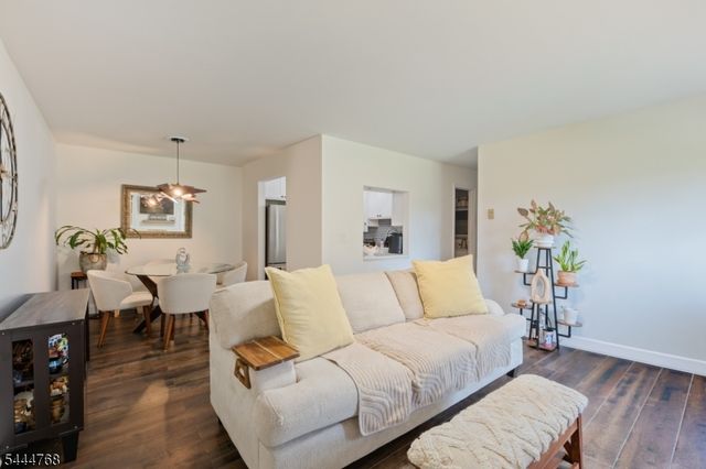114 Federal Hill Rd, Pompton Lakes Boro, NJ 07442