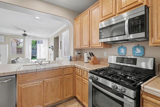 5042 Jurgenson Way, Elk Grove, CA 95757