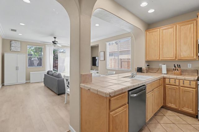 5042 Jurgenson Way, Elk Grove, CA 95757