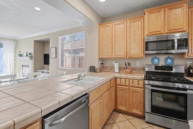 5042 Jurgenson Way, Elk Grove, CA 95757