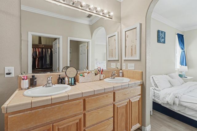 5042 Jurgenson Way, Elk Grove, CA 95757