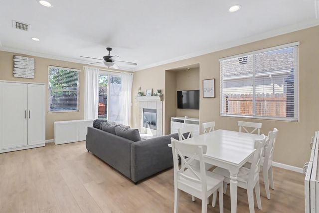 5042 Jurgenson Way, Elk Grove, CA 95757