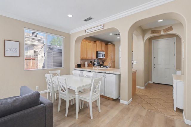 5042 Jurgenson Way, Elk Grove, CA 95757