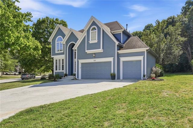 533 NE EMERALD Drive, Lee's Summit, MO 64064