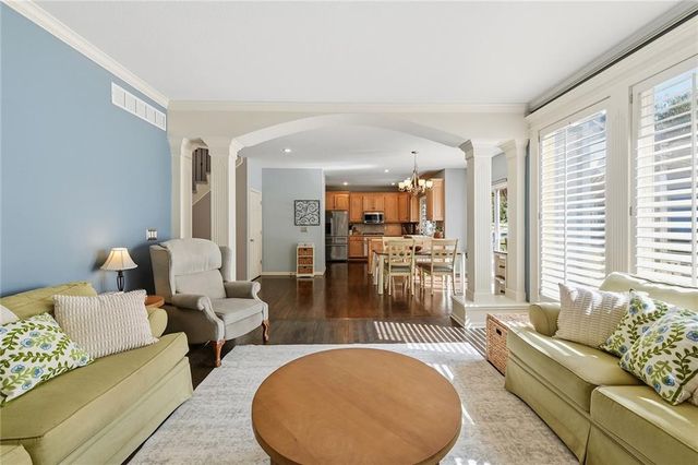 533 NE EMERALD Drive, Lee's Summit, MO 64064