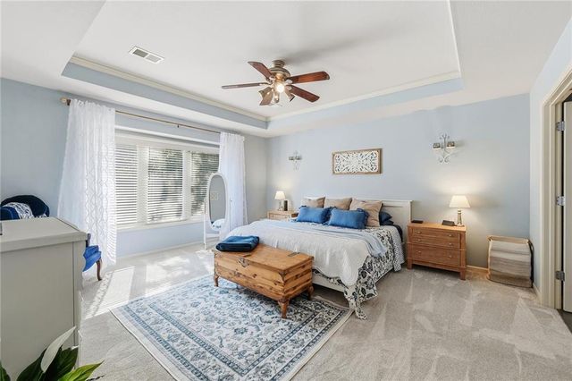 533 NE EMERALD Drive, Lee's Summit, MO 64064