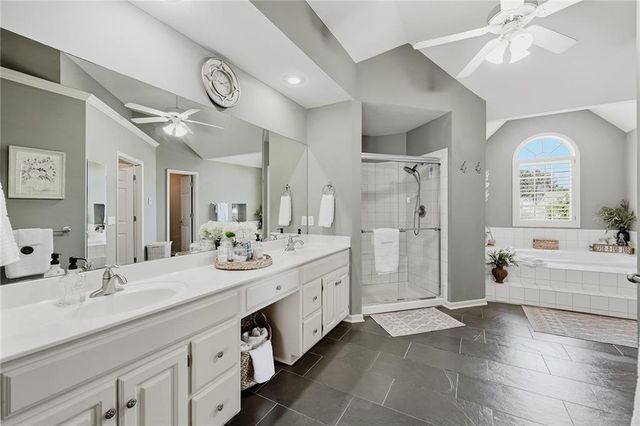 533 NE EMERALD Drive, Lee's Summit, MO 64064