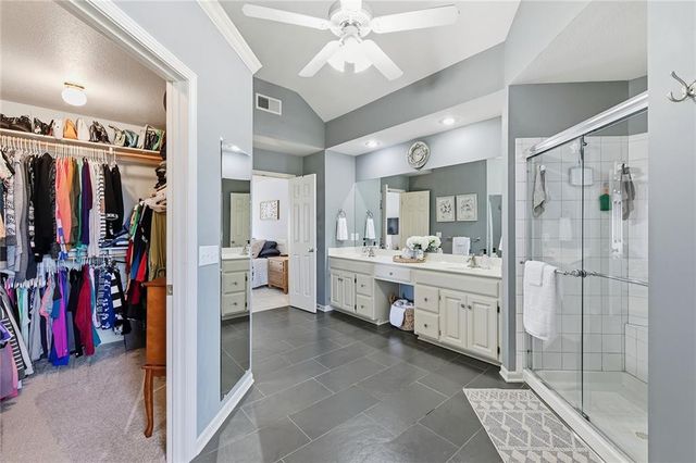 533 NE EMERALD Drive, Lee's Summit, MO 64064