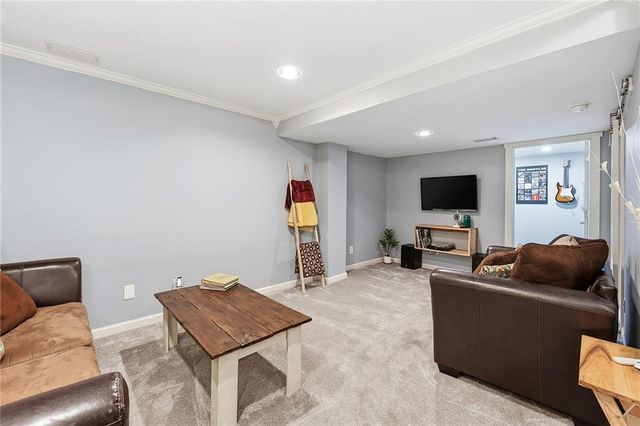 533 NE EMERALD Drive, Lee's Summit, MO 64064