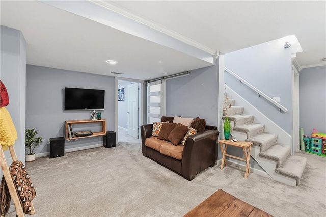 533 NE EMERALD Drive, Lee's Summit, MO 64064