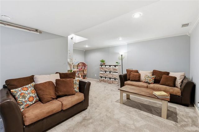533 NE EMERALD Drive, Lee's Summit, MO 64064