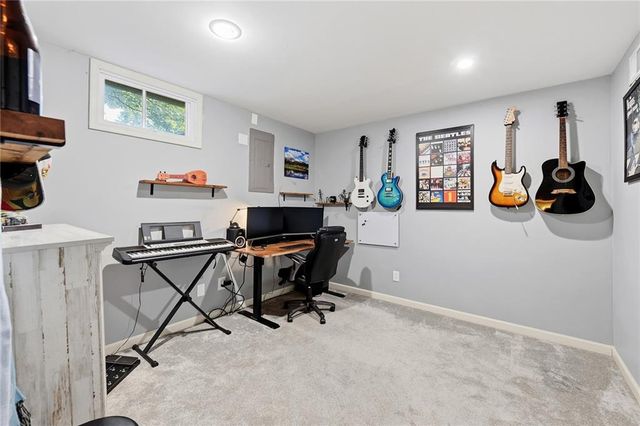 533 NE EMERALD Drive, Lee's Summit, MO 64064