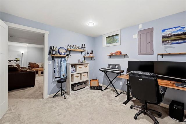533 NE EMERALD Drive, Lee's Summit, MO 64064
