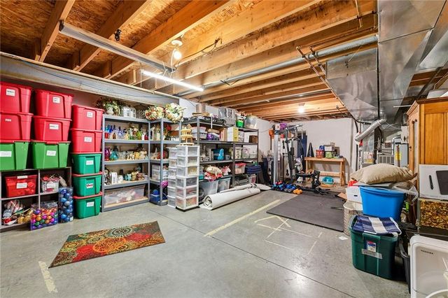 533 NE EMERALD Drive, Lee's Summit, MO 64064