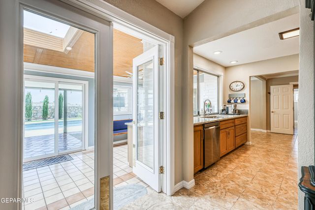 10528 Ashridge Drive, El Paso, TX 79925