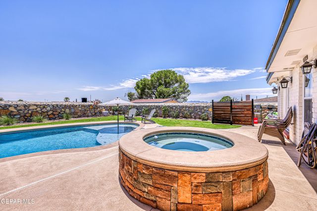 10528 Ashridge Drive, El Paso, TX 79925
