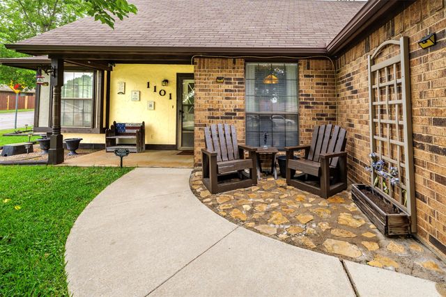 1101 Pin Oak Drive, Denton, TX 76209
