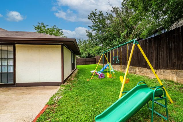1101 Pin Oak Drive, Denton, TX 76209