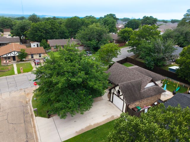 1101 Pin Oak Drive, Denton, TX 76209