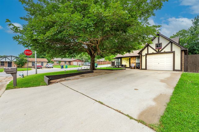 1101 Pin Oak Drive, Denton, TX 76209