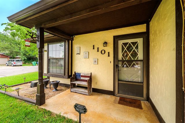 1101 Pin Oak Drive, Denton, TX 76209